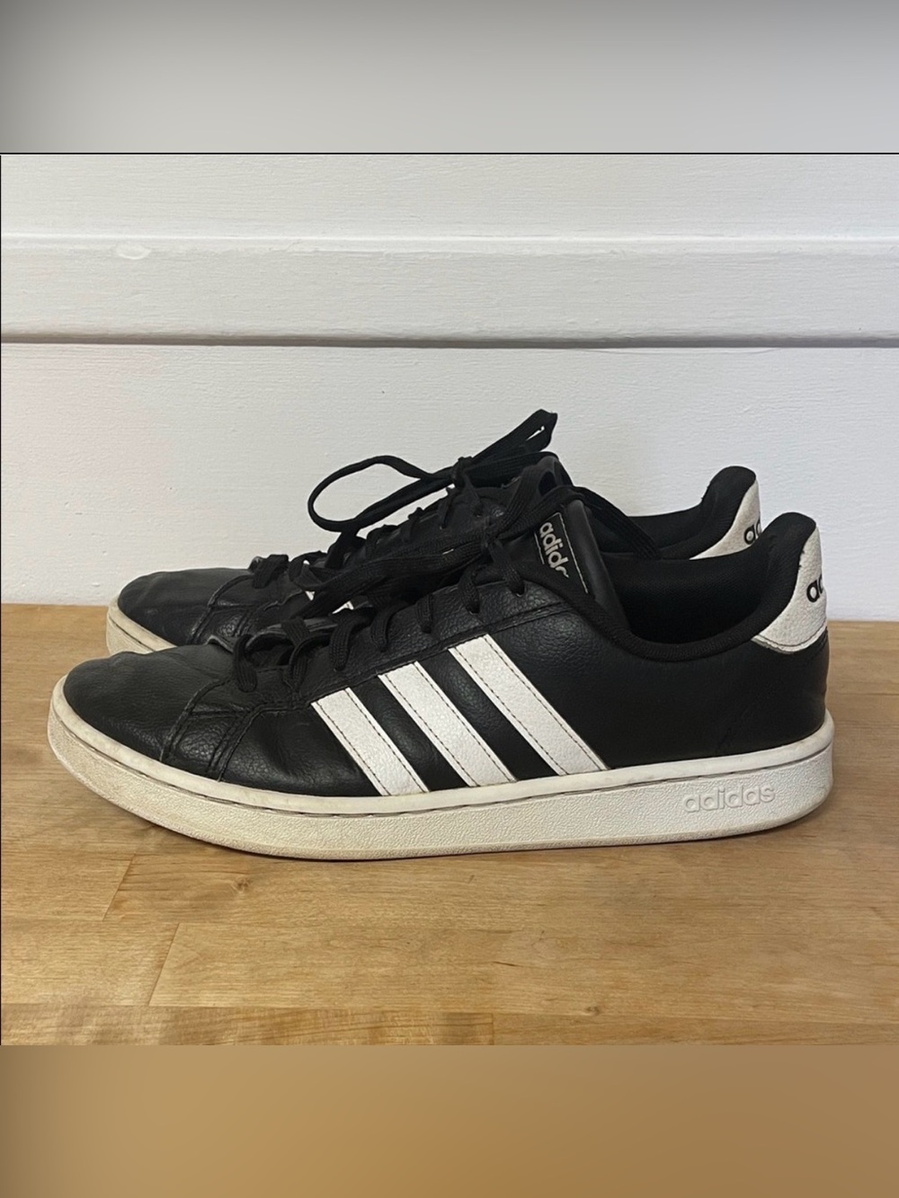 adidas original campus three stripe leather look casual sneakers women’s size 10